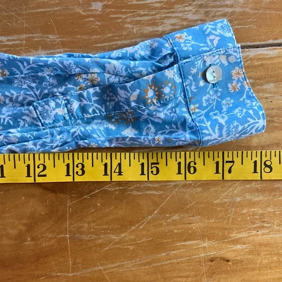 Jjill One Pocket Shirred Back Blue Green Floral Cotton Oyster Shell Button Up XS - Picture 9 of 10